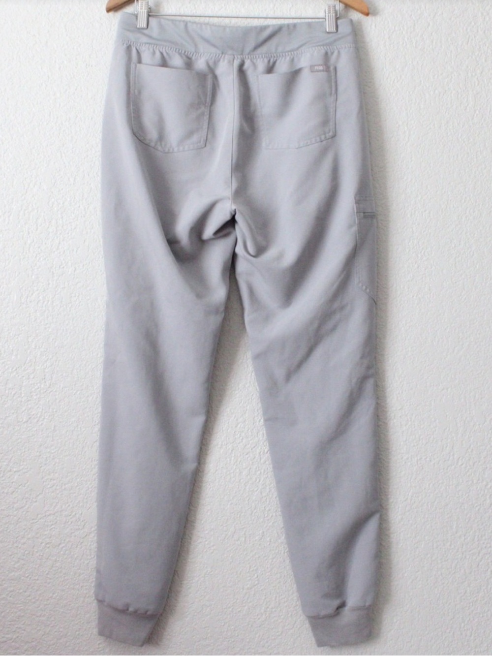 Figs Light Gray Women's Jogger Pants with Burgundy Drawstring XXS/T - Picture 2 of 7